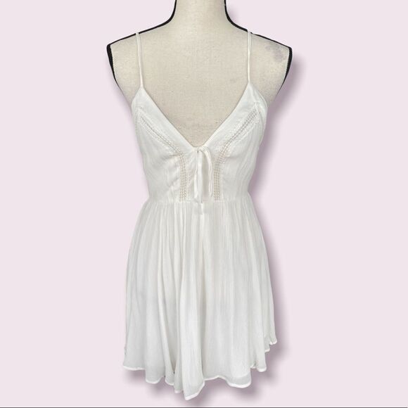 Forever 21 Criss‎ Cross Back Flowy Mini Dress - Picture 1 of 7